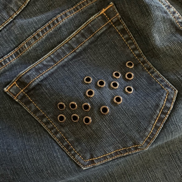 Beautiful Torrid Jeans size 16 - Picture 7 of 7